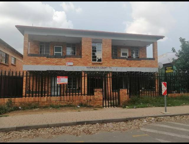 4 BEDROOM APARTMENT FOR SALE IN TURFFONTEIN